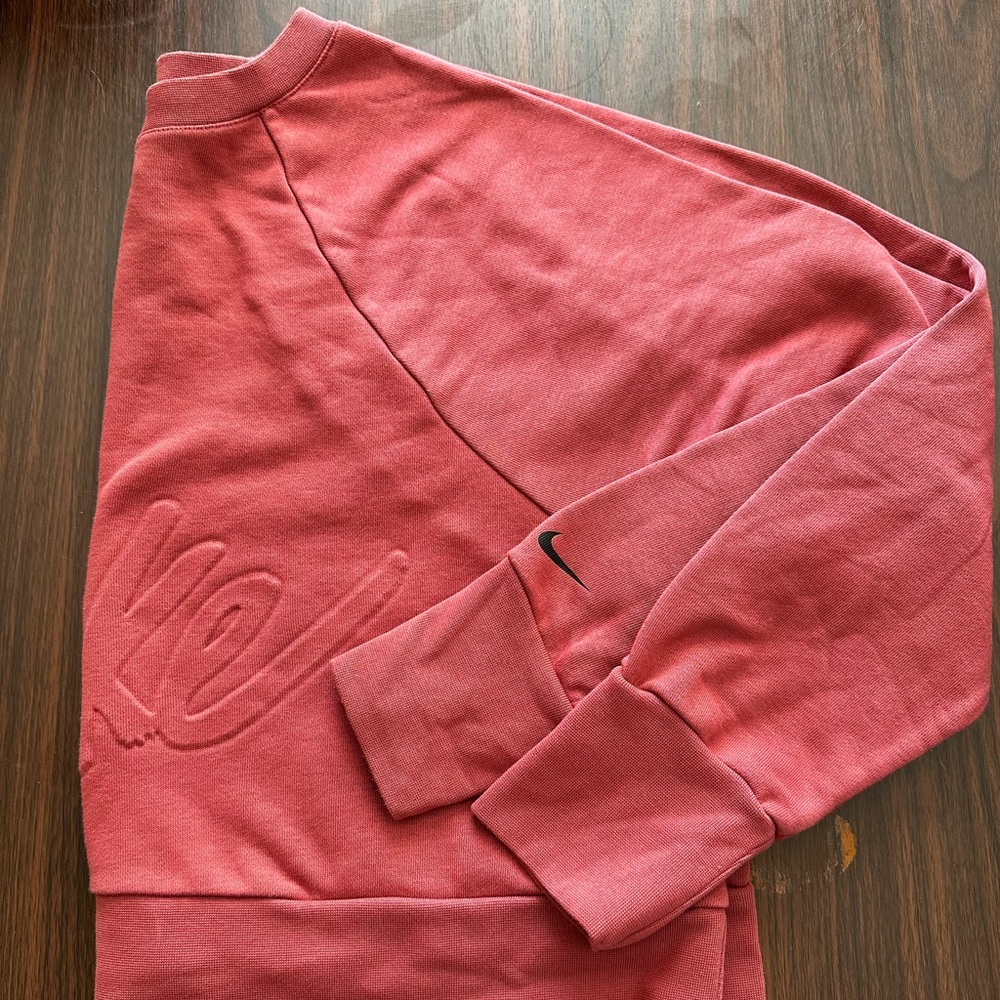 Women’s cropped Nike long sleeve. Size L